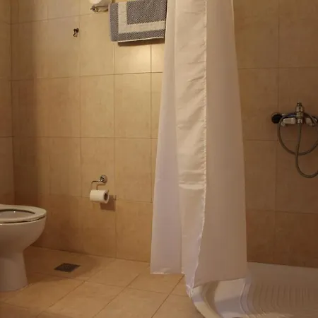 Hotel Kamari 2*
